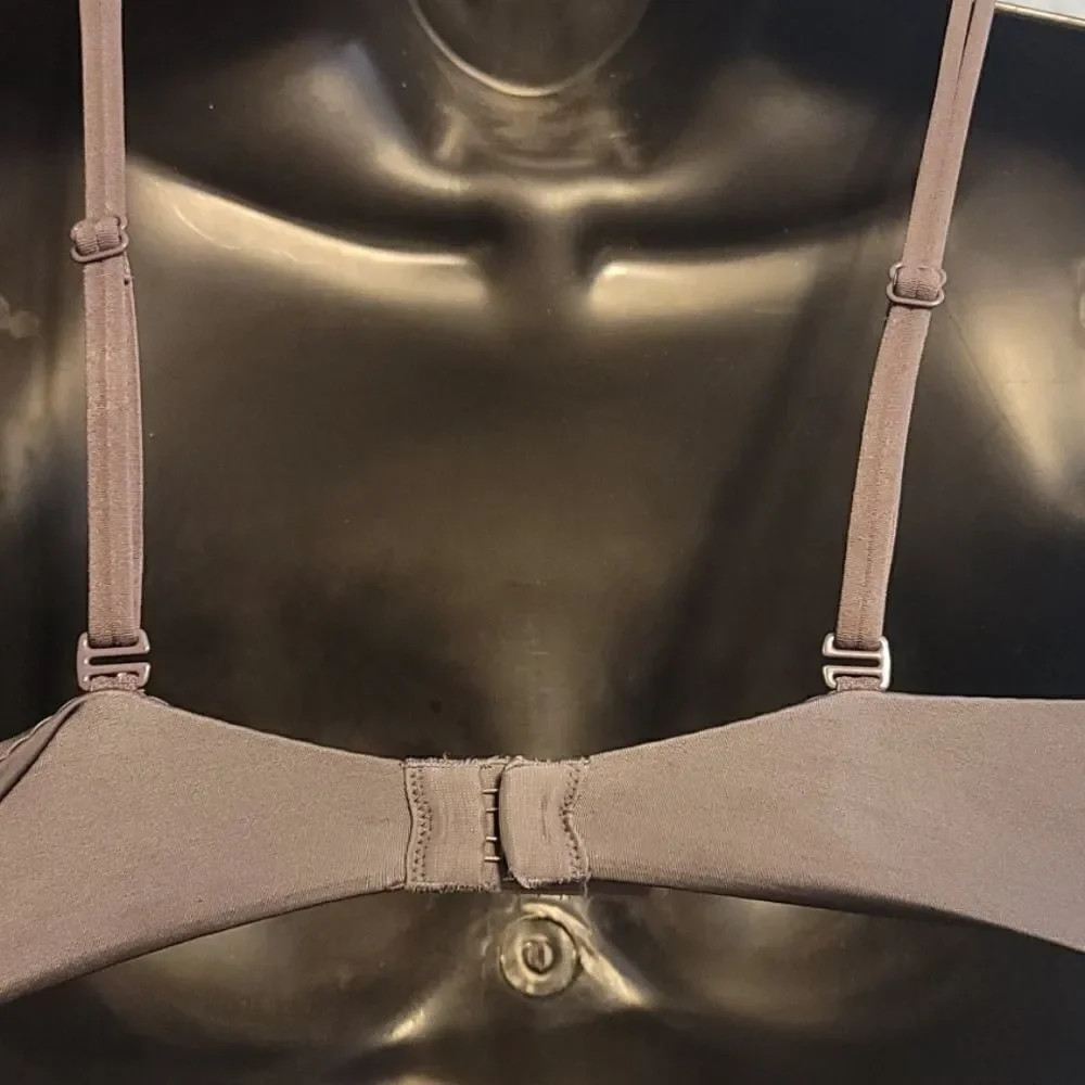 Bundle of Victoria's Secret bras‎